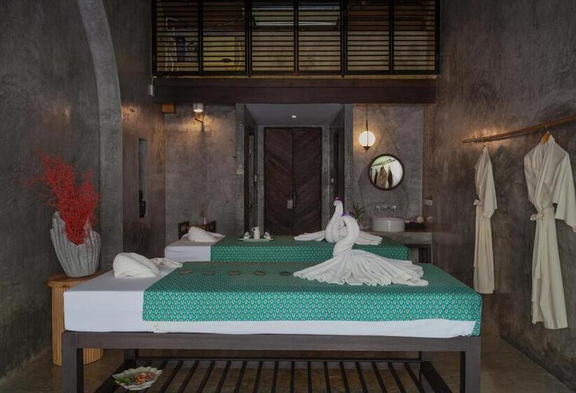 Deluxe Suite, 普吉岛 迈考海滩水疗度假村pl  Maikhaolak Beach Village