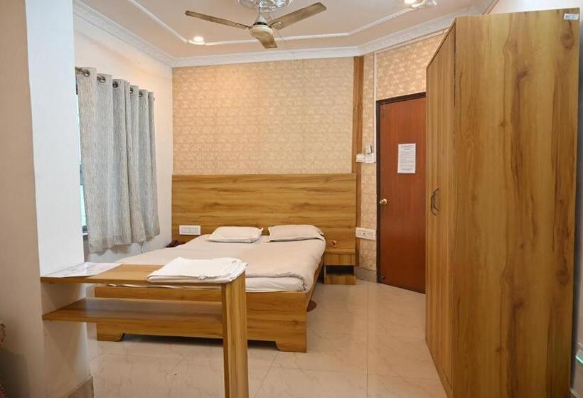 غرفة ديلوكس, Priyanka International