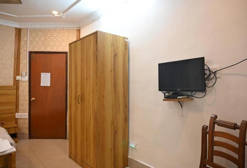 غرفة ديلوكس, Priyanka International