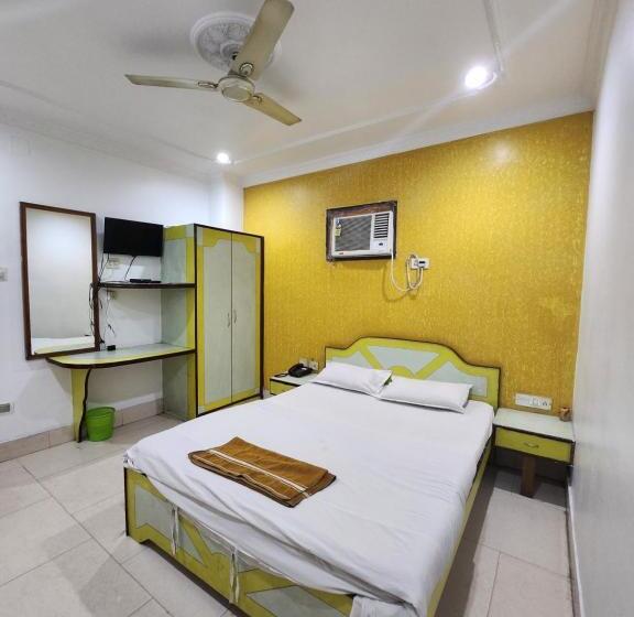 غرفة قياسية, Priyanka International