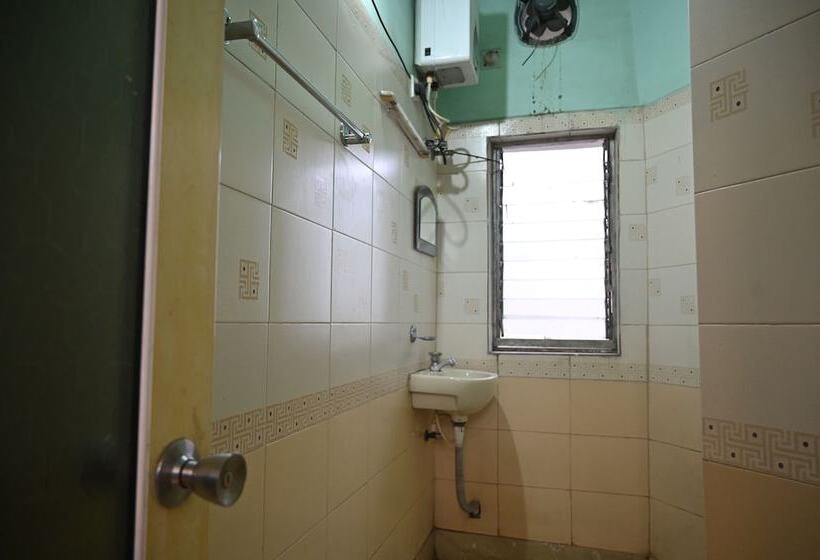 غرفة قياسية, Priyanka International