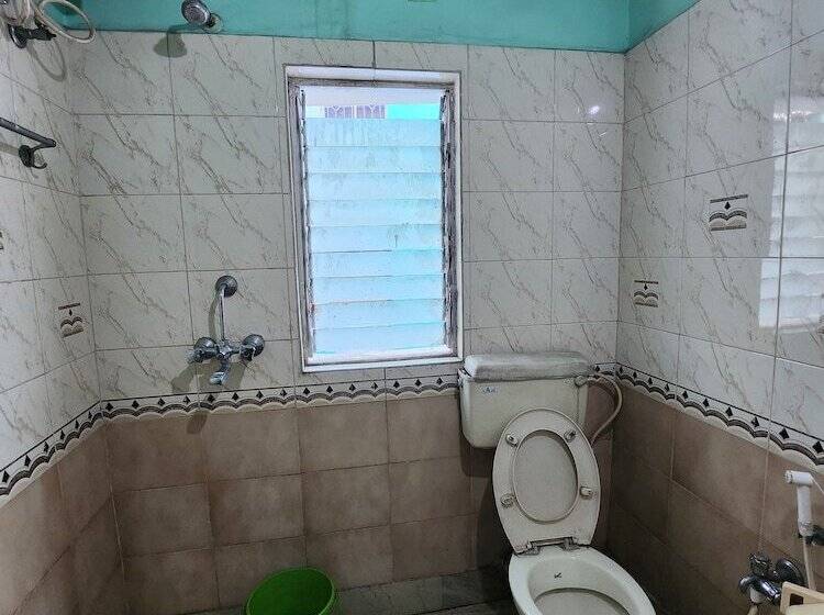 غرفة ديلوكس, Priyanka International