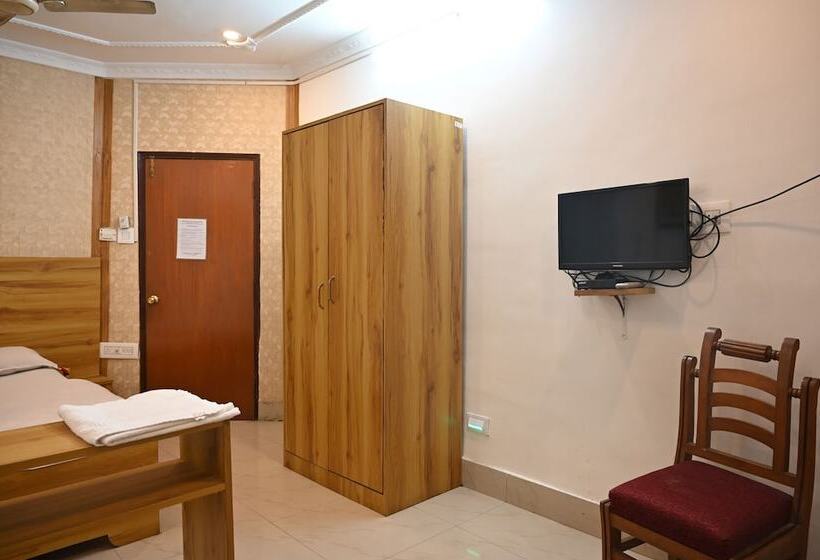 غرفة ديلوكس, Priyanka International