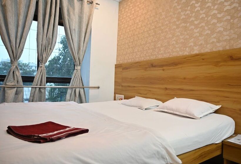 غرفة ديلوكس, Priyanka International