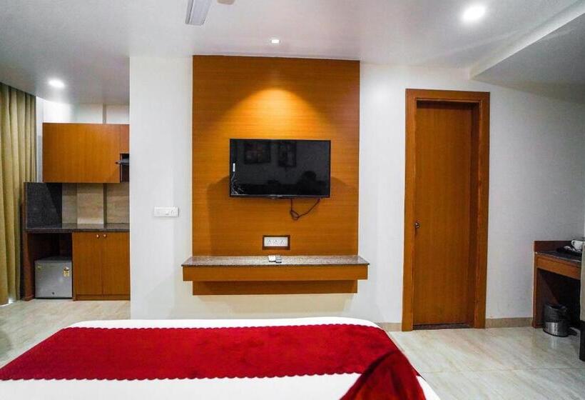 إستديو قياسى مزود بشرفة, Saltstayz Executive Serviced Apartment   Unitech Cyber Park & Near Huda City Metro