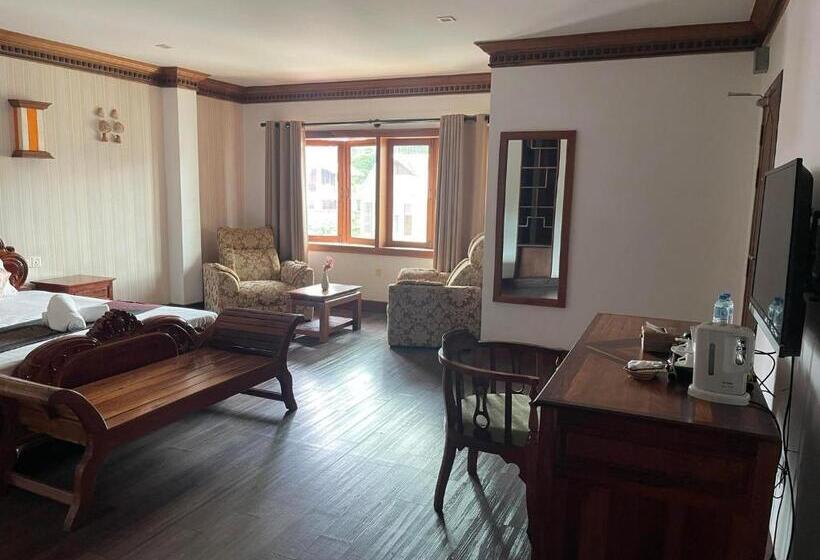 جناح سرير كينج, Wat