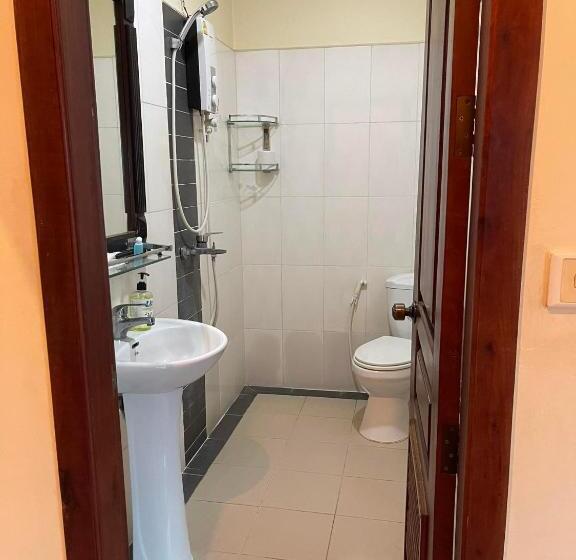 غرفة أساسية ثلاثية, Wat