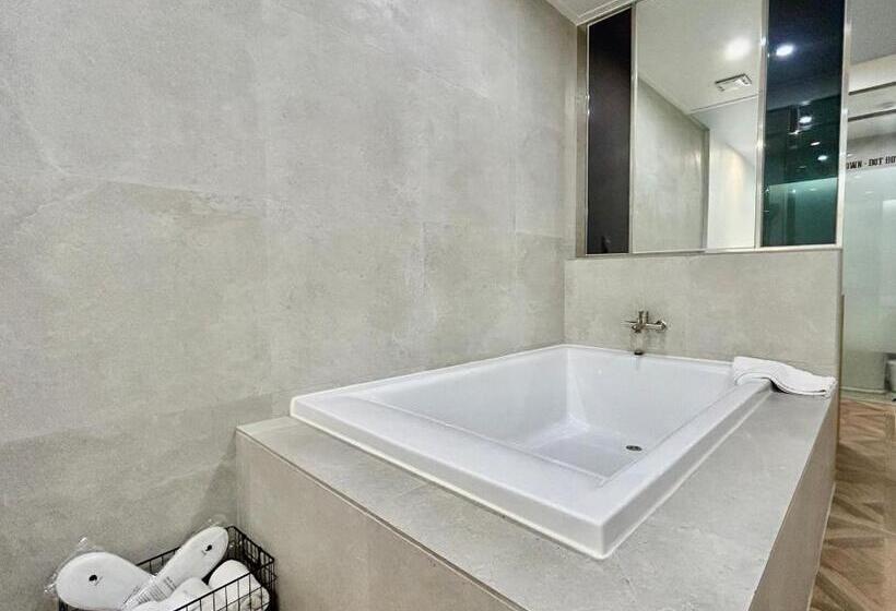 Номер Стандарт, Browndot Yangnam