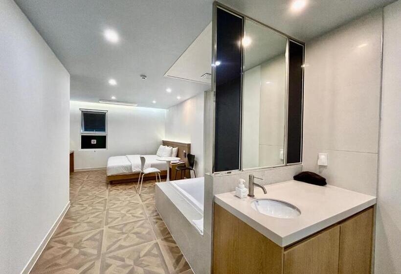 Номер Стандарт, Browndot Yangnam