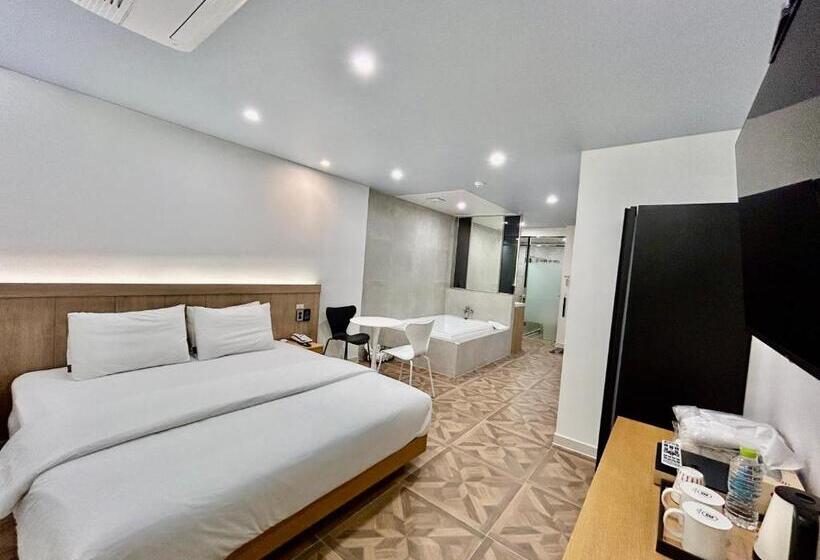 Номер Стандарт, Browndot Yangnam