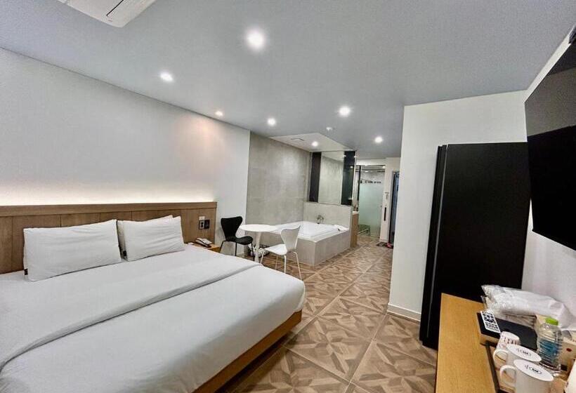 Номер Стандарт, Browndot Yangnam