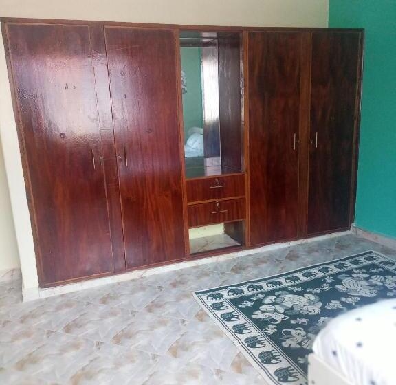 اتاق استاندارد با تخت بزرگ, Crown Villa Shanzu