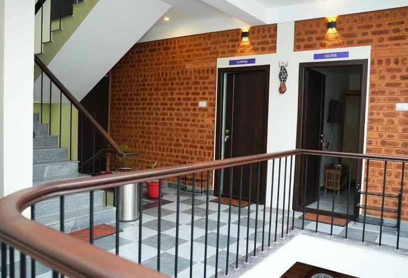 패밀리 룸, Unga Veedu Pay And Stay