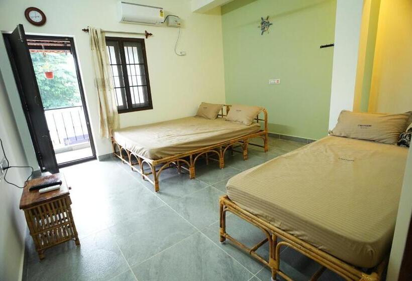 패밀리 룸, Unga Veedu Pay And Stay