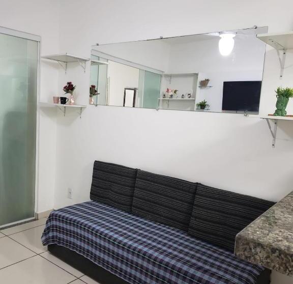 1階の1ベッドルームアパートメント, The Queen Flat