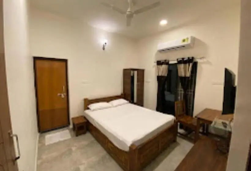 デラックスルーム, Erisha Tadoba Chandrapur