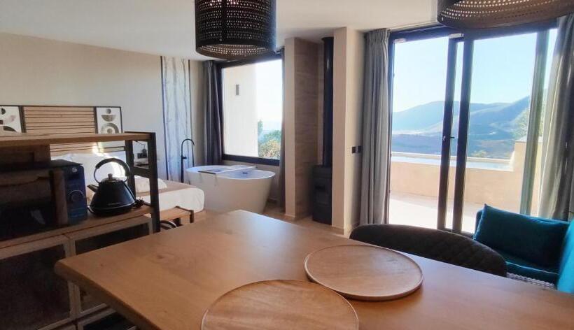 Номер Deluxe, Las Estrellas Del Duende