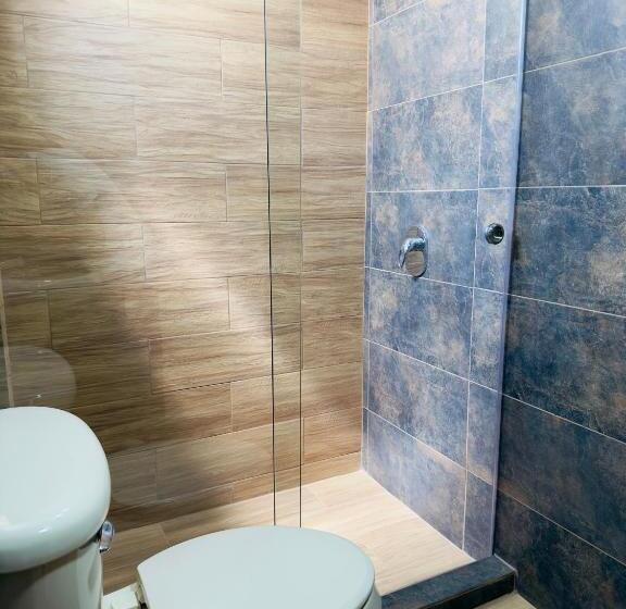 غرفة قياسية رباعية, Niiza