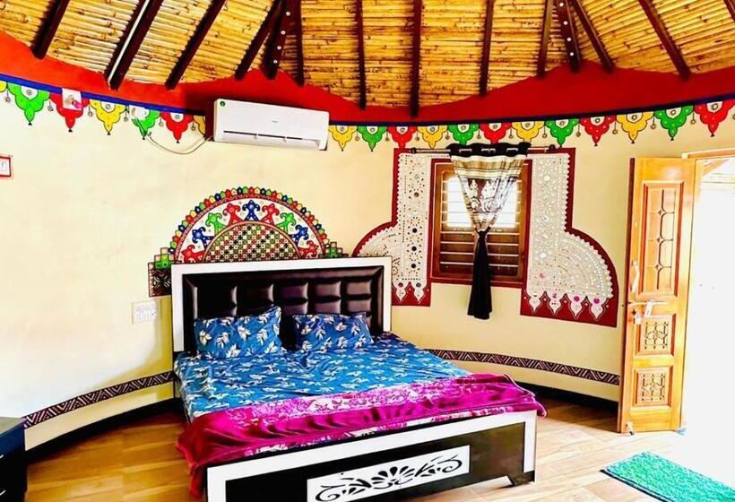 스탠다드 룸 킹사이즈 침대, Khadir Homestay Resort Dholavira Gujrat
