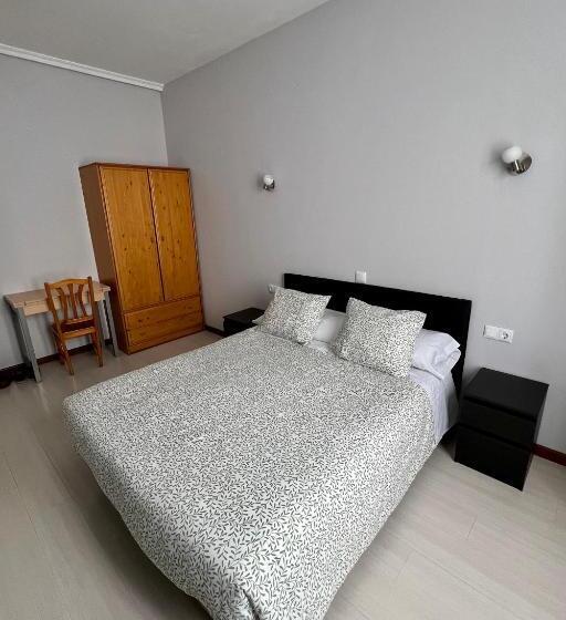 اتاق استاندارد با سرویس بهداشتی مشترک, Hostal Conde De Alba