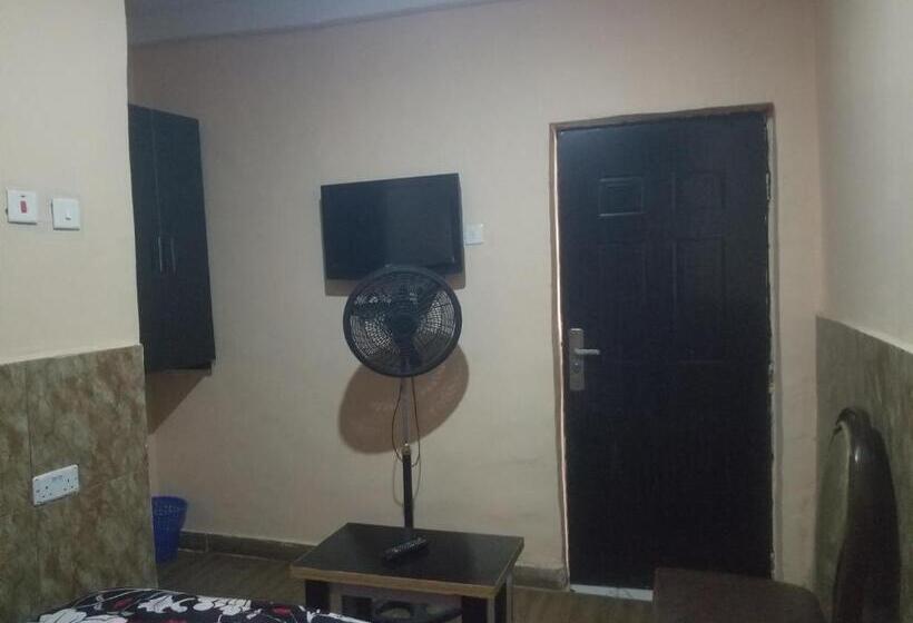 اتاق استاندارد یک نفره, Stainless World International Hotel And Suites