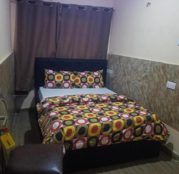 اتاق استاندارد یک نفره, Stainless World International Hotel And Suites