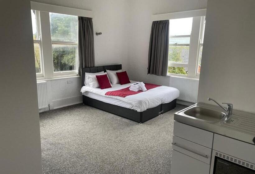 استودیوی استاندارد, River Side Rooms