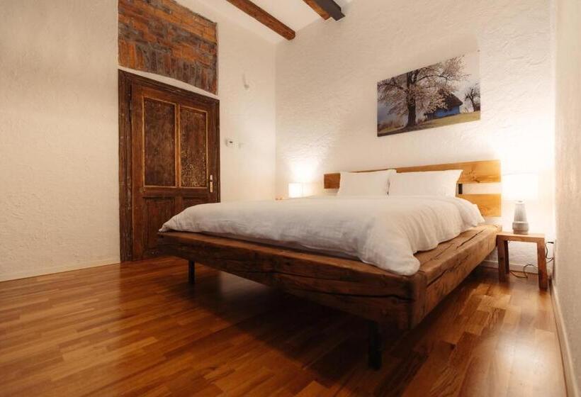 スタンダードスタジオ, Casa 1901