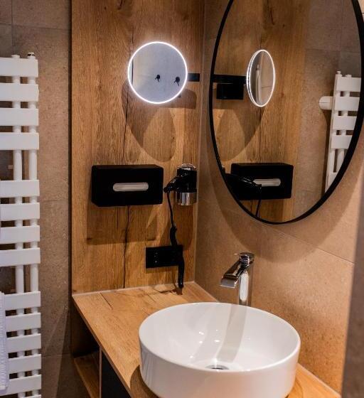 Номер Стандарт, Boardinghouse Hense