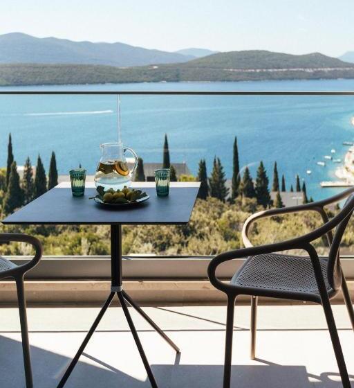 اتاق لوکس با بالکن و چشمانداز دریا, Boutique Hotel Mavie Adults Only