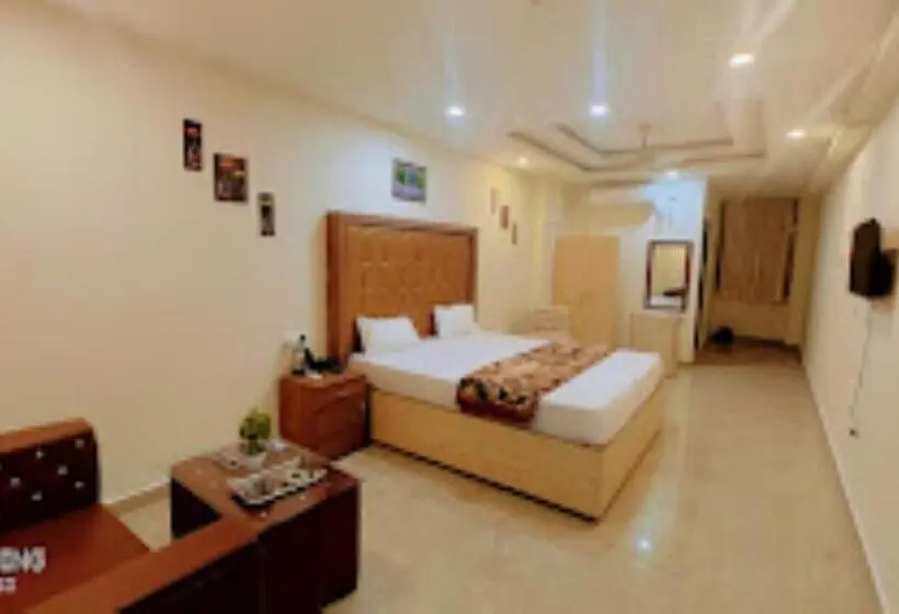 デラックスルーム, Buddha Resort Hotel & Restaurant,aurangabad
