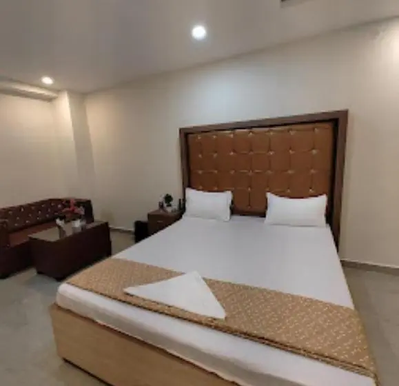 デラックスルーム, Buddha Resort Hotel & Restaurant,aurangabad