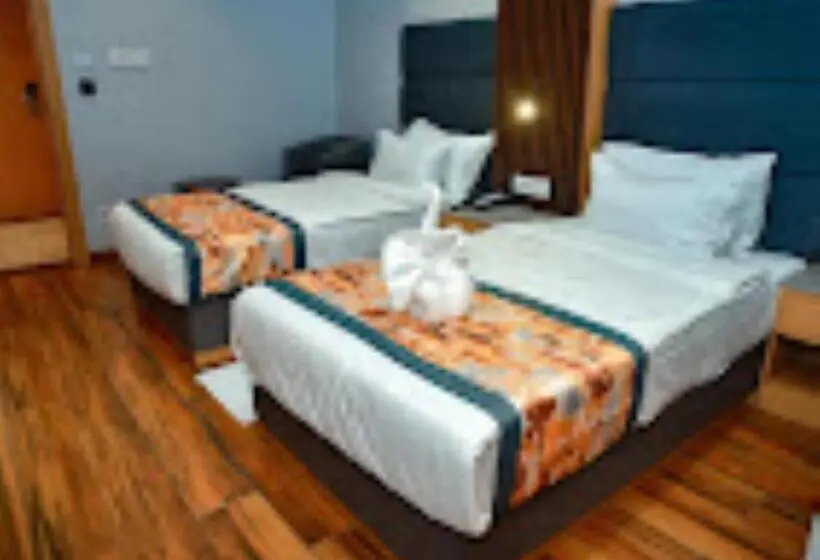 デラックスルーム, Grand Savera Hotel & Banquet Bihar