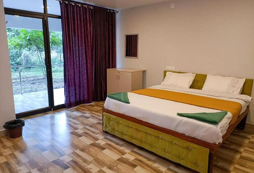 חדר דלוקס עם מרפסת, Brindavanam Resort