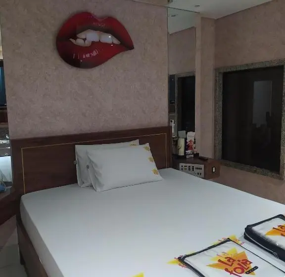 سوییت, Motel La Folia