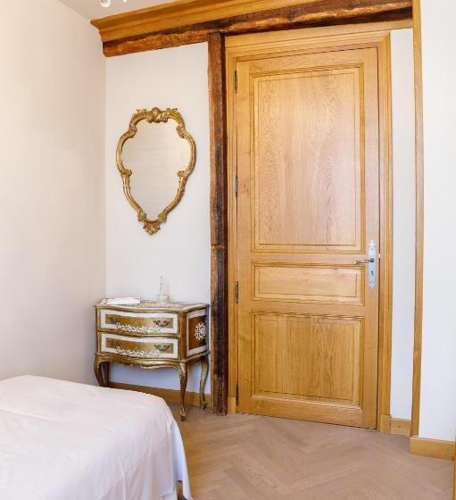 Номер Deluxe, Madame M S Maison Des Mots