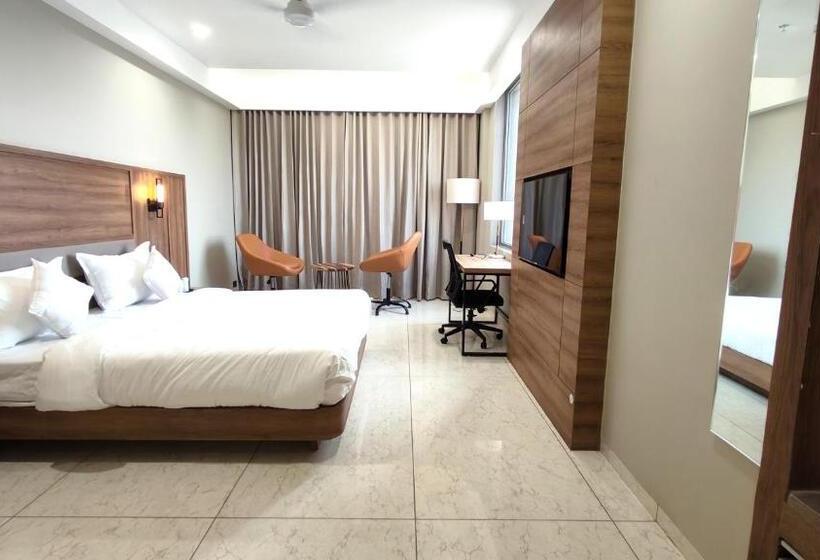 חדר דחוקס עם מיטת קינג, The Sky Imperial Hotel Kailash