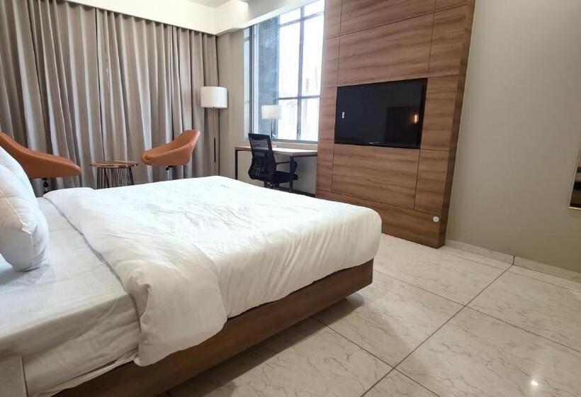 חדר דלוקס, The Sky Imperial Hotel Kailash