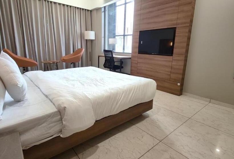 חדר דלוקס, The Sky Imperial Hotel Kailash