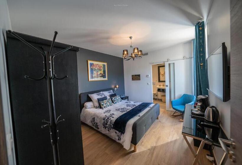 스탠다드 룸 풀장 전망, Domaine Benester Chambre Axel 4 épis