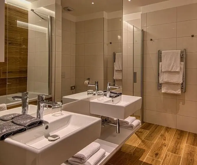 デラックスルーム, Cardoner Hotel és Konferenciaközpont