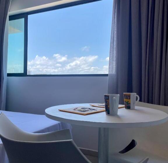 استودیوی استاندارد با چشم‌انداز دریا, Coral Ritz   Flat Beira Mar