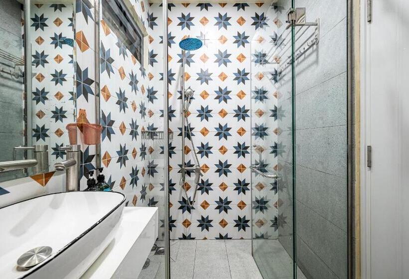 استودیوی استاندارد, Cozrum Homes Kola Apartment