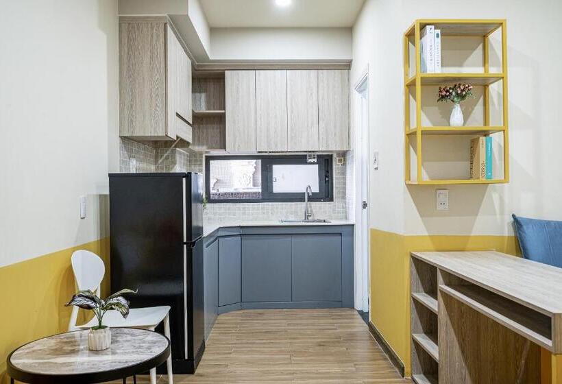 استودیو استاندارد با بالکن, Cozrum Homes Kola Apartment