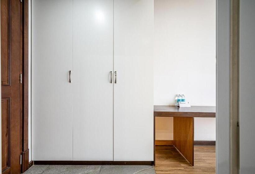 اتاق لوکس, Cozrum Homes Kola Apartment