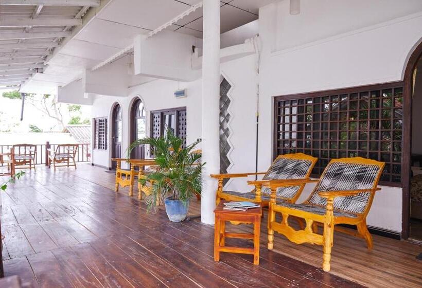 חדר משפחתי, Arugambay Surf Resort