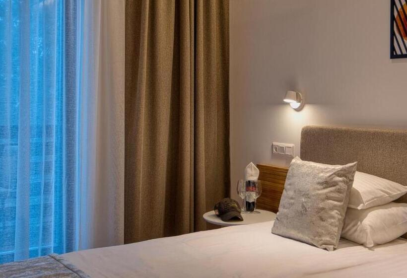 غرفة عائلية, Cardoner Hotel és Konferenciaközpont