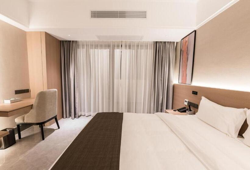 חדר סופריור, Jd Polman