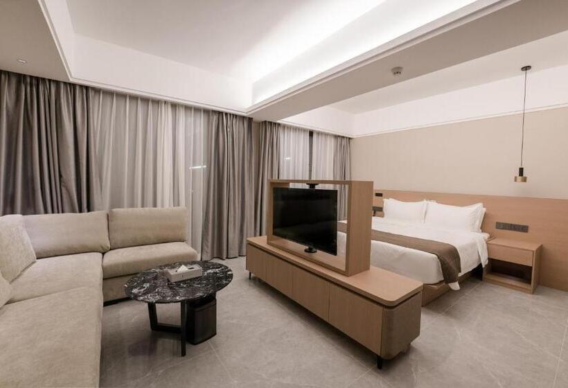 חדר דלוקס, Jd Polman