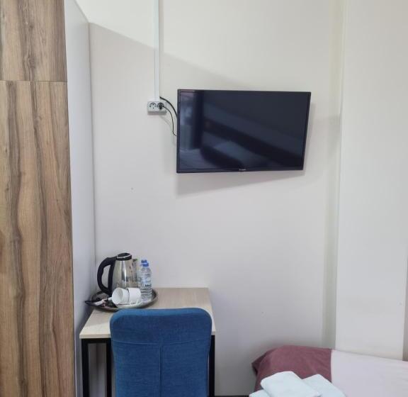 اتاق استاندارد با بالکن, Mahali